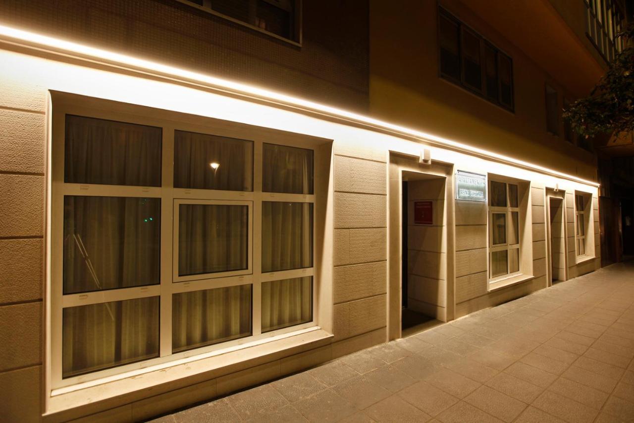 Apartamentos Reina Victoria Сантандер Екстериор снимка